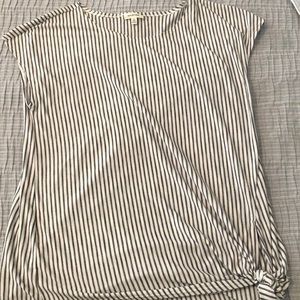 Side tie black and white stripped tee